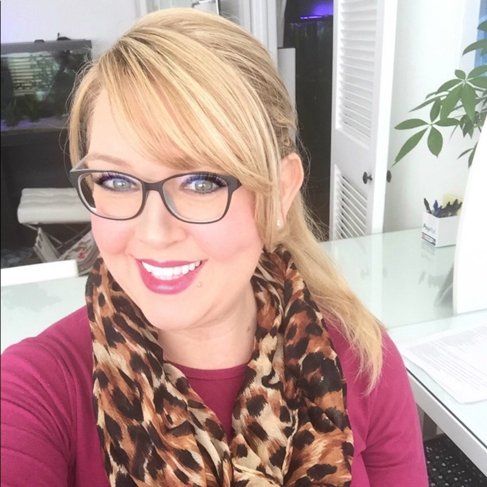 Meet your Posher, Lauren